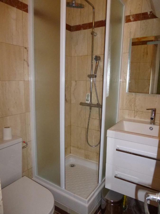 23 Rue De La Chapelle Apartment Paris Luaran gambar
